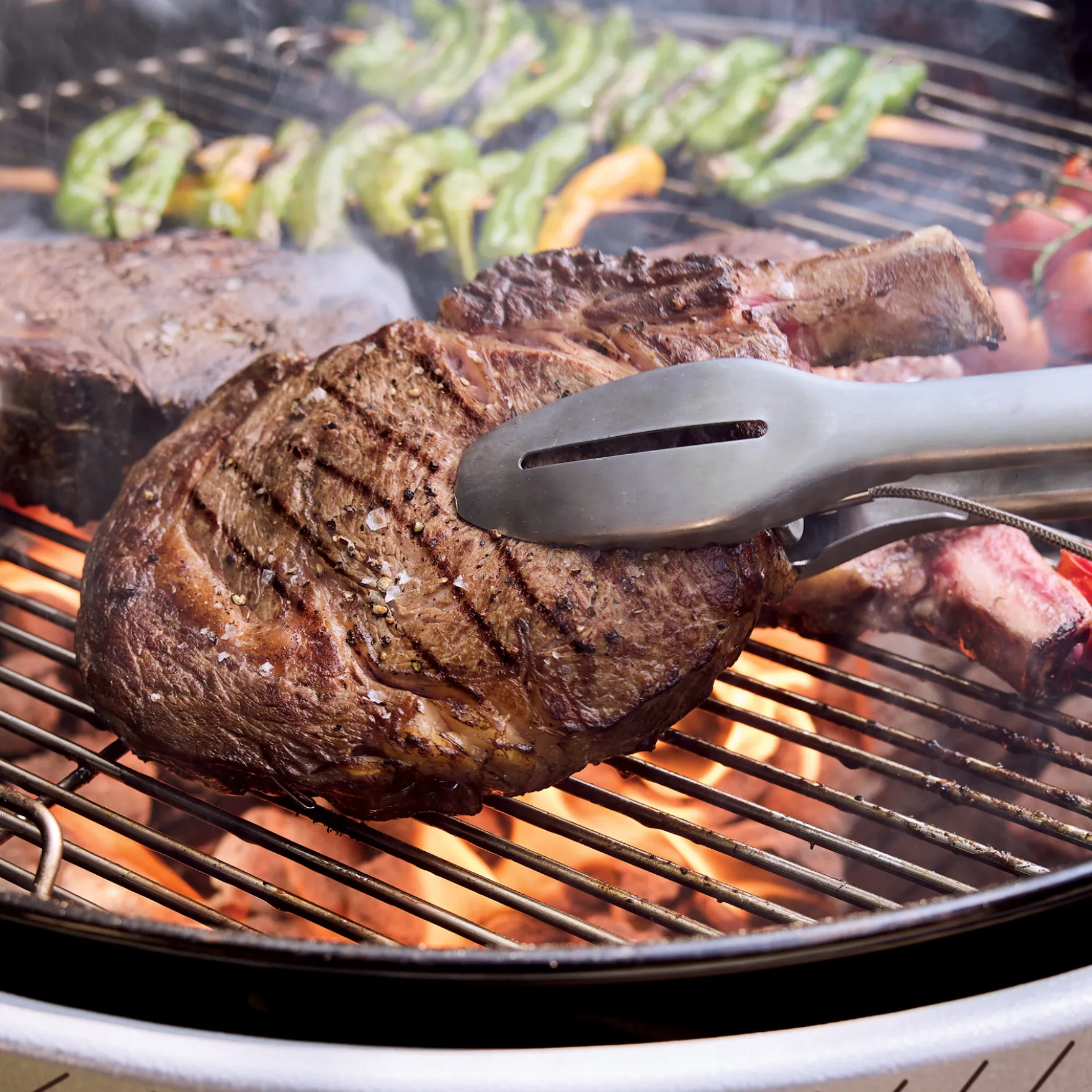 Performer Premium smarter Holzkohlegrill Ø57cm