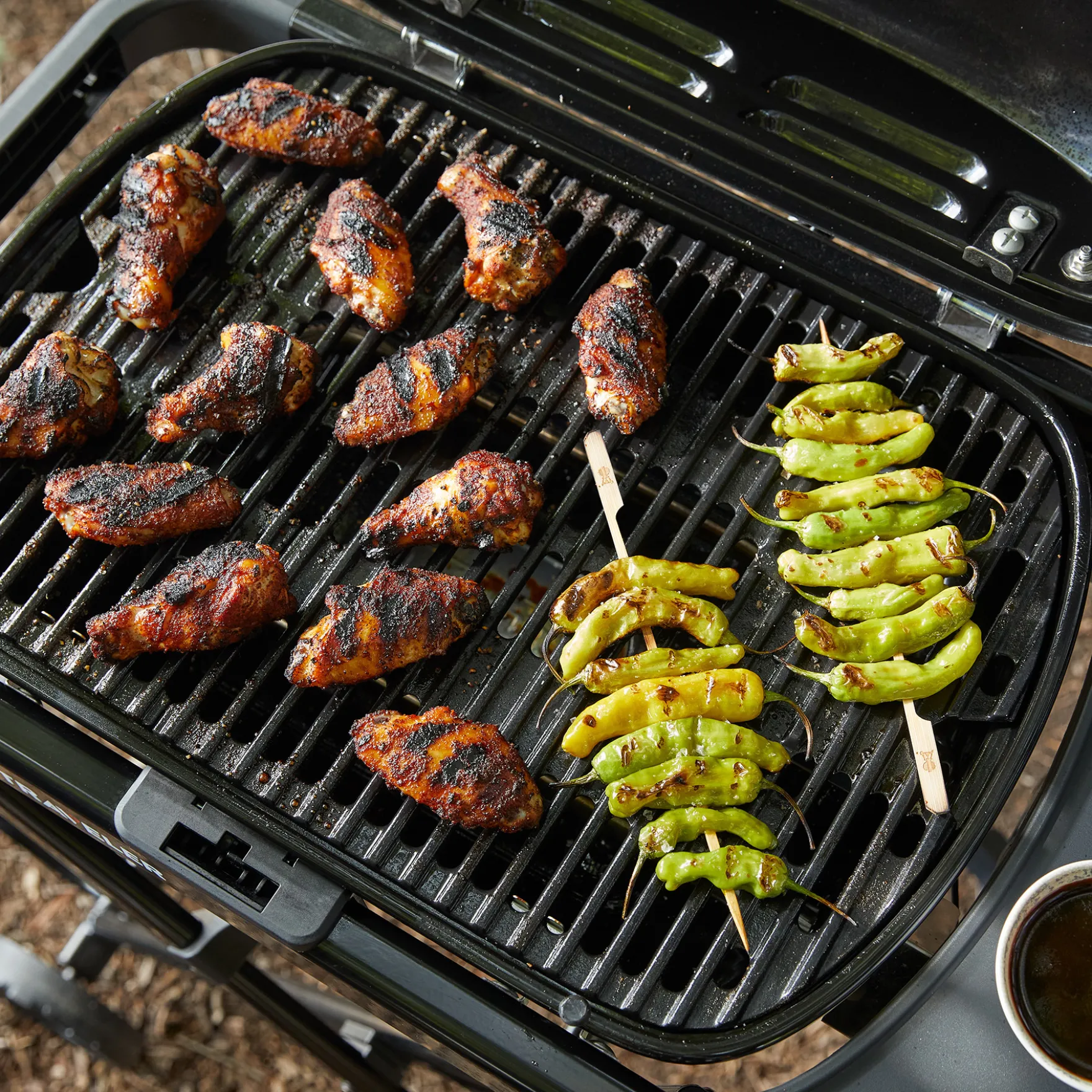 Weber Traveler® Compact tragbarer Gasgrill